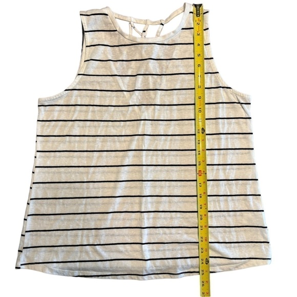 MAURICES RIVERSIDE TANK TOO LATTICE CUT OUT WHITE W BLACK STRIPE SIZE L - Picture 12 of 12